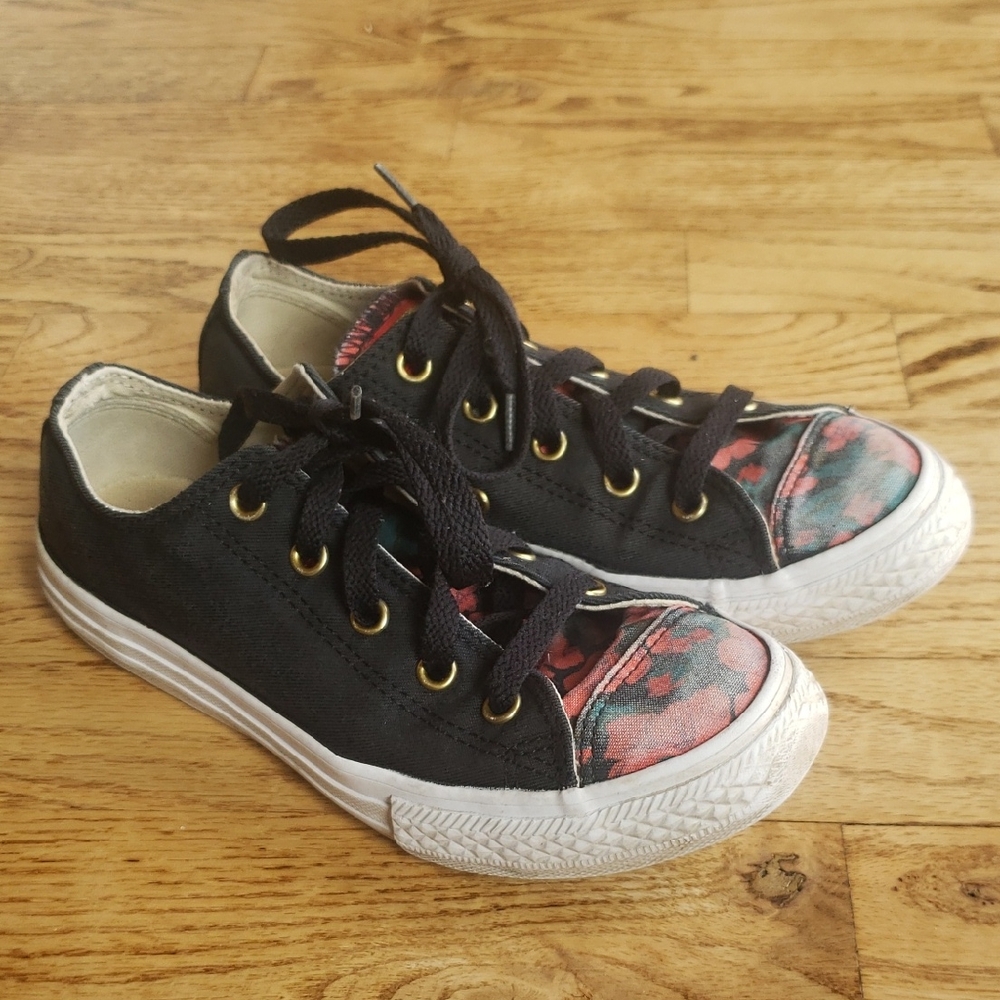 (2) Converse All Star Low Top Lace Up Rose Print Streetwear Casual Old School